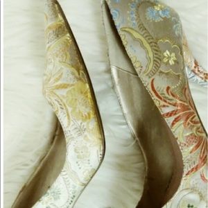 Vintage Steve Madden heels. Tapestry Floral.